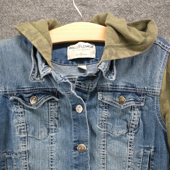 WallFlower Girls Hooded Denim Jean Jacket Blue Green Camo Large Layered Look - Picture 3 of 12